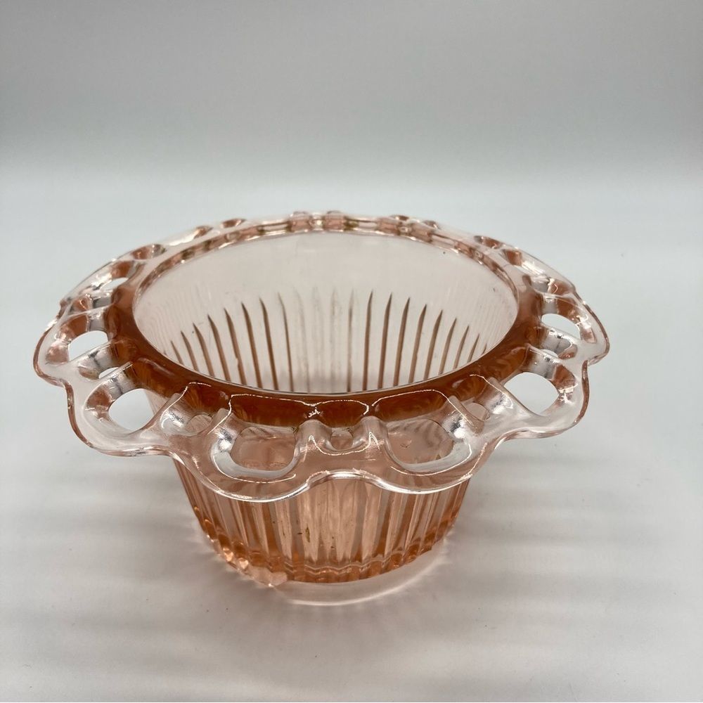 Depression anchor hocking old colony footed open lace ribbed pink bowl